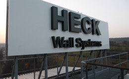 Leuchtreklame Tagwirkung